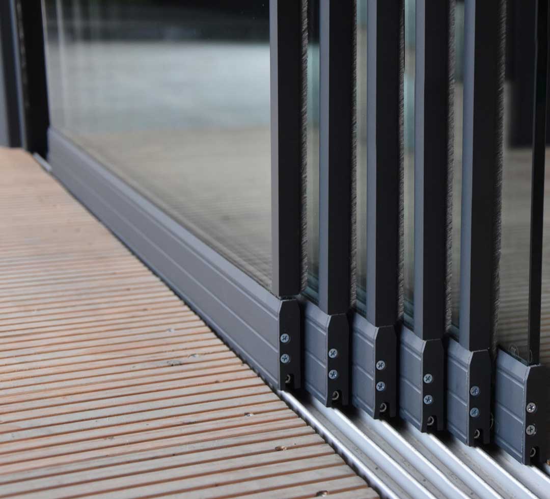 Glazen schuifwand van 5030 mm tot 5250 mm breed (6x 900mm glas) - 6 railschuifwand - Glazen Schuifwand 6 x 90 cm