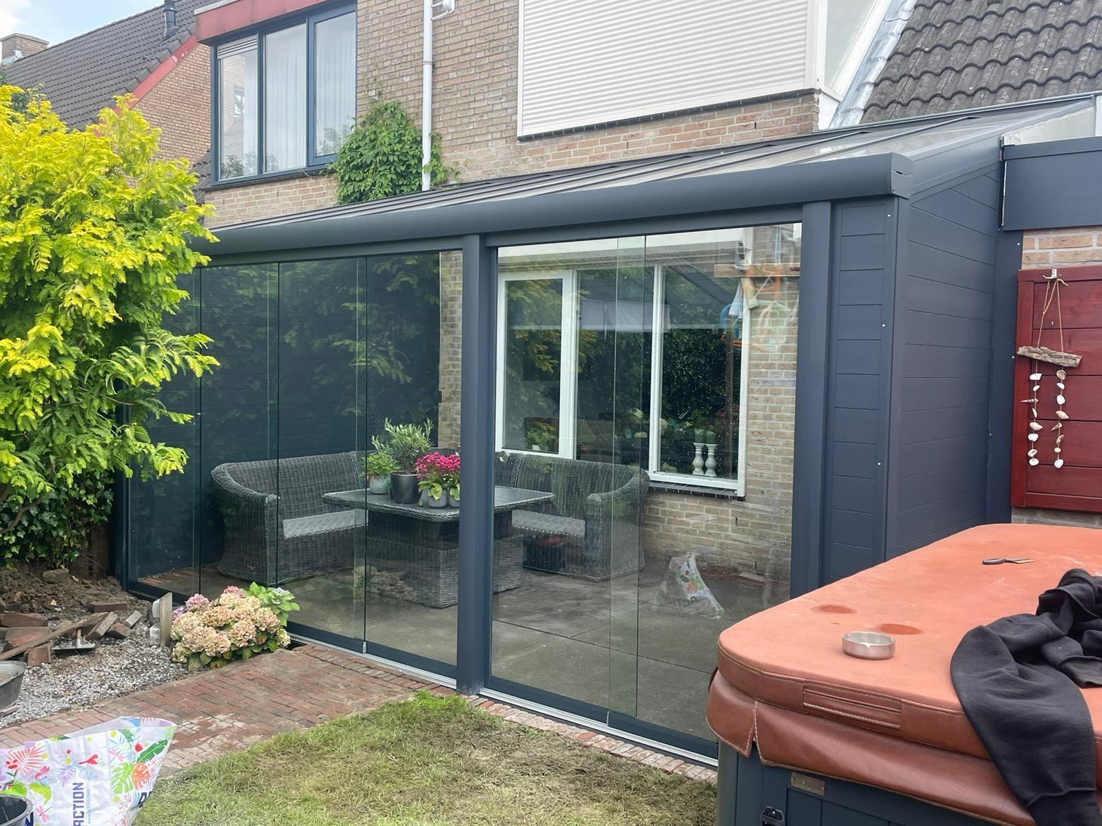 Wat kost het afsluiten van een overkapping met glas (2)